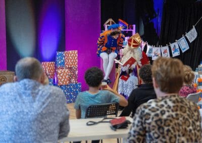 Op bezoek in de pakjeskamer van Sinterklaas