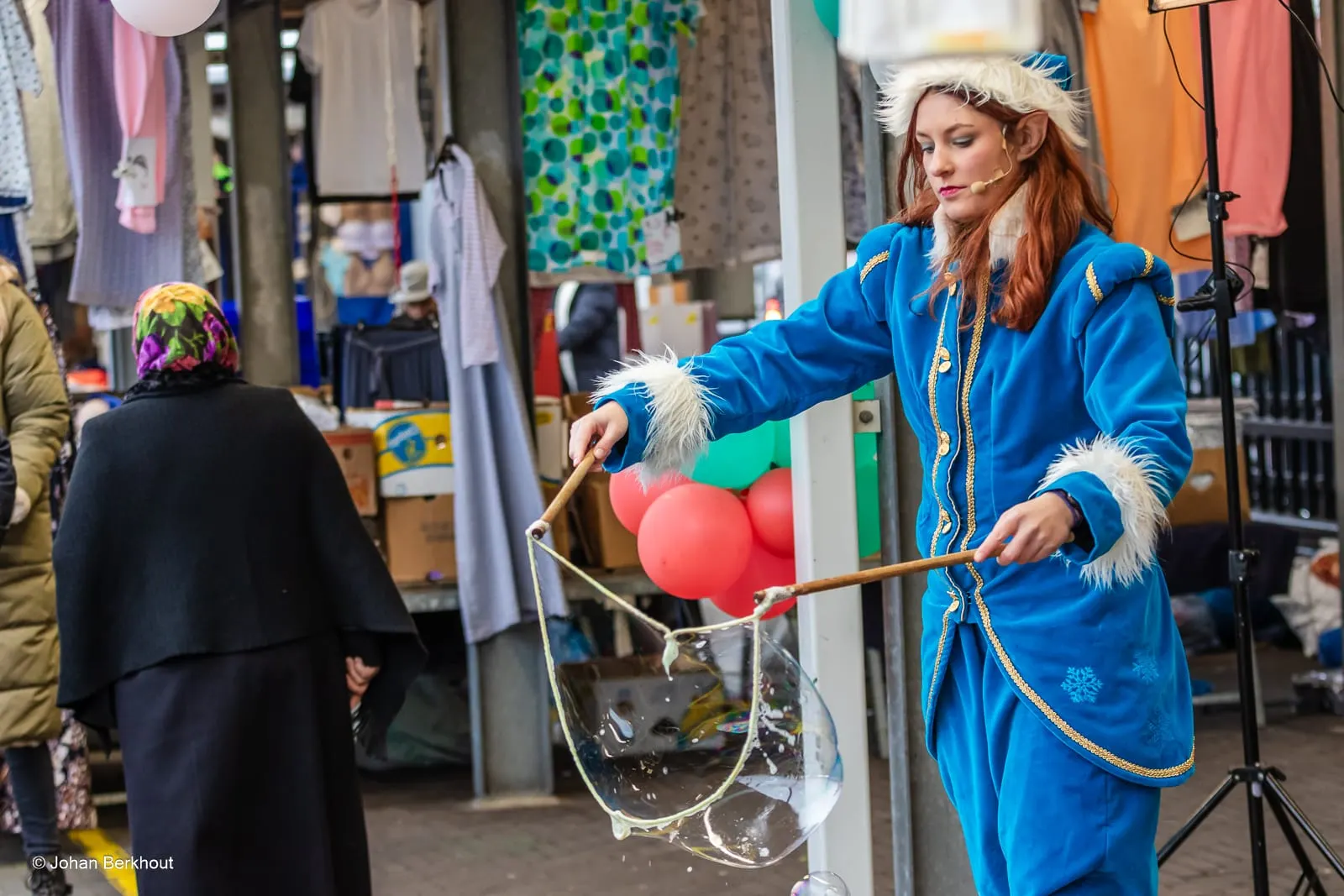 Straattheater met Kerstelf Straattheater met Kerstelf